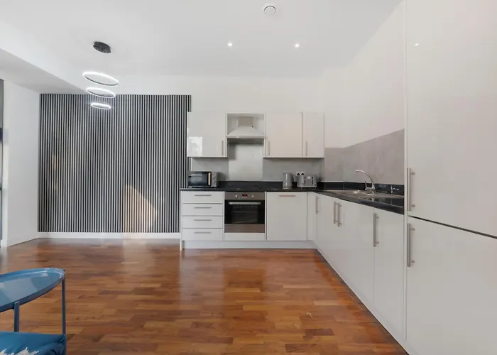 Riverside 2 Bedroom Stratford