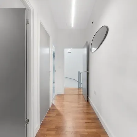 Riverside 2 Bedroom Stratford London Exterior photo